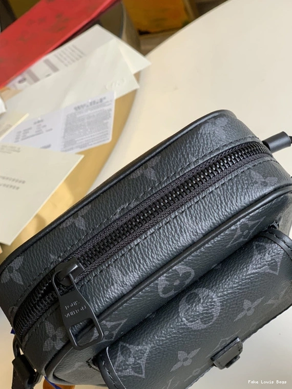 Fake Louis Bags Wearable Christopher LOUIS Wallet VUITTON 0821
